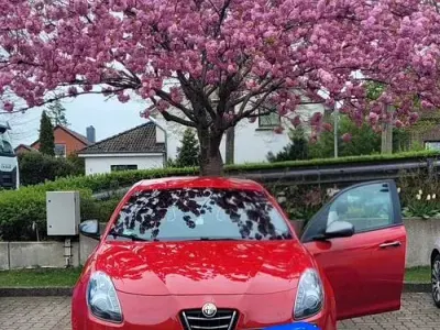 Gebraucht Alfa Romeo Giulietta Sprint 175 PS (128 kW) 2016 Rot Kleinwagen