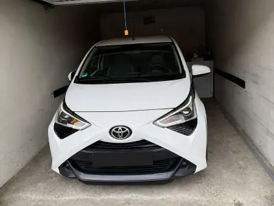 Gebraucht Toyota Aygo X-play 72 PS (52 kW) 2020 Weiß Kleinwagen
