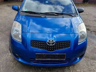 Usata Toyota Yaris 69 CV (50 kW) 2007 Blu Utilitaria
