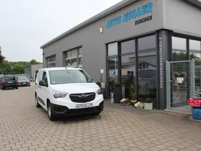 Używany Opel Combo Edition 102 KM (75 kW) 2022 Biały Minivan