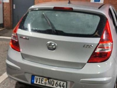 Gebraucht Hyundai i30 75 PS (55 kW) 2010 Silber SUV