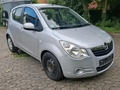 Gebraucht Opel Agila 65 PS (47 kW) 2009 Silber Kleinwagen