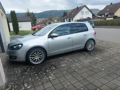 Gebraucht VW Golf VI 122 PS (89 kW) 2008 Silber Kleinwagen