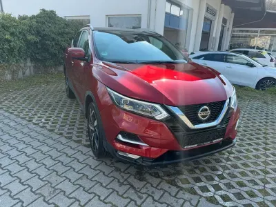 Gebraucht Nissan Qashqai Tekna 159 PS (116 kW) 2021 Rot SUV