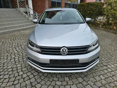 Gebraucht VW Jetta 105 PS (77 kW) 2015 Silber Limousine