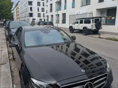 Gebraucht Mercedes E350 Avantgarde 299 PS (219 kW) 2020 Schwarz Limousine