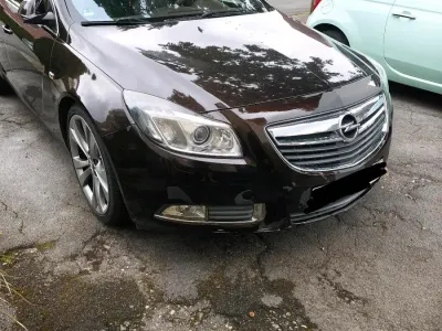 Gebraucht Opel Insignia 195 PS (143 kW) 2012 Braun Kombi