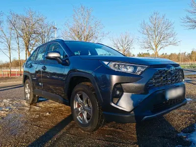Używany Toyota RAV4 Hybrid Comfort 178 KM (130 kW) 2022 Szary SUV