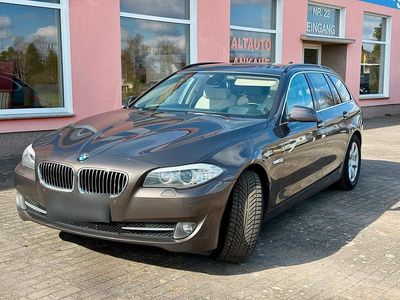 Gebraucht BMW 530 254 PS (186 kW) 2011 Braun Kombi