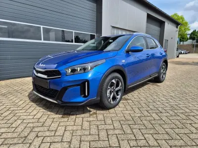 Neu Kia XCeed 150 PS (110 kW) 2026 Blau SUV