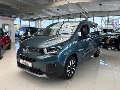 Nowe Citroën Berlingo 131 KM (96 kW) 2026 Niebieski Minivan