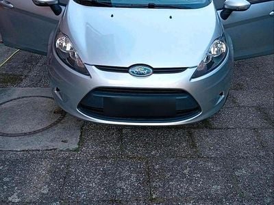 Begagnad Ford Fiesta 65 HK (47 kW) 2009 Silver Halvkombi