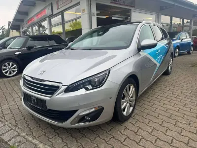 Gebraucht Peugeot 308 Allure 120 PS (88 kW) 2017 Lackierung aluminiumgrau Kombi