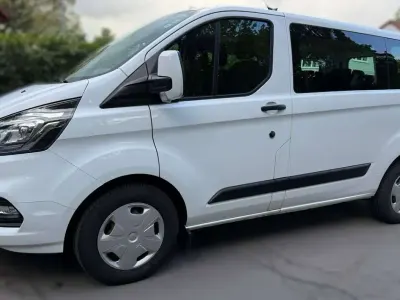 Gebraucht Ford Transit Custom 131 PS (96 kW) 2019 Weiß Van / Kleinbus