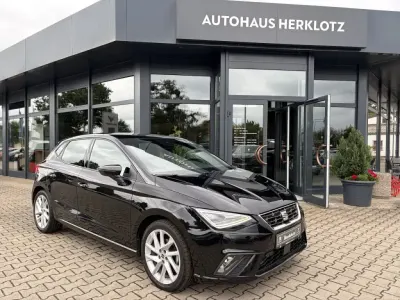 Gebraucht Seat Ibiza FR 110 PS (80 kW) 2023 Midnight schwarz m. (metallic) Kleinwagen