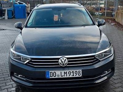 Grau Gebraucht 2017 VW Passat Comfortline Kombi | 10.500 € (Superpreis)