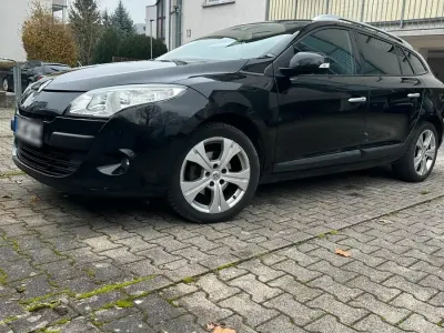 Gebraucht Renault Mégane GrandTour 110 PS (80 kW) 2012 Schwarz Kombi