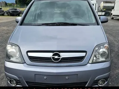 Gebraucht Opel Meriva Innovation 105 PS (77 kW) 2010 Silber Van / Kleinbus