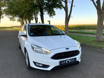 Gebraucht Ford Focus Business Edition 150 PS (110 kW) 2015 Frozen white Kombi