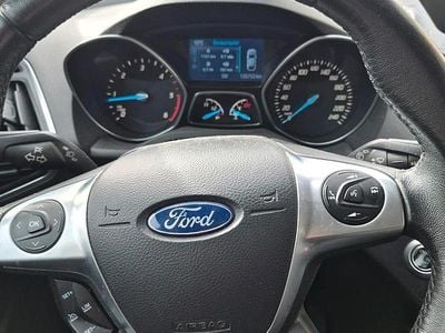 Gebraucht Ford Kuga 150 PS (110 kW) 2015 Schwarz SUV