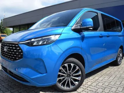 Nuova Ford Tourneo Titanium X 232 CV (170 kW) 2026 Blu Monovolume