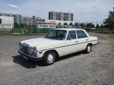 Weiß Gebraucht 1972 Mercedes W114 Limousine | 19.990 €