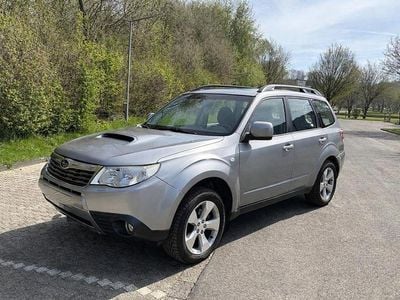 Usata Subaru Forester Active 147 CV (108 kW) 2011 Grigio SUV