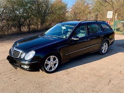 Schwarz Gebraucht 2007 Mercedes E200 Avantgarde Kombi | 6.500 €