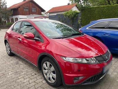 Gebraucht Honda Civic 100 PS (73 kW) 2011 Rot Limousine