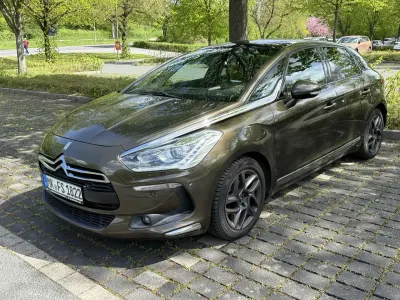 Gebraucht Citroën DS5 Sport Chic 179 PS (131 kW) 2015 Braun Kleinwagen