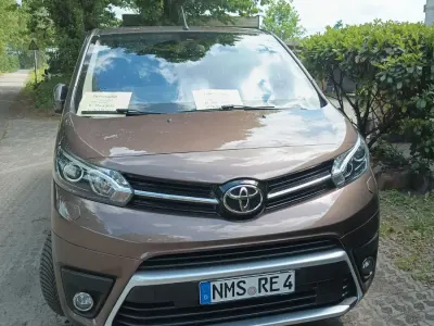 Gebraucht Toyota Proace Verso Executive 177 PS (130 kW) 2022 Braun Kombi