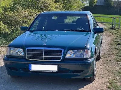 Gebraucht Mercedes C240 170 PS (125 kW) 1998 Grün Limousine