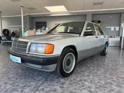 Gebraucht Mercedes 190 132 PS (97 kW) 1989 Silber Limousine