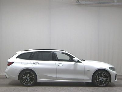 BMW 330e