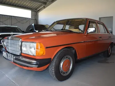 Gebraucht Mercedes 250 140 PS (102 kW) 1980 Englischrot Limousine
