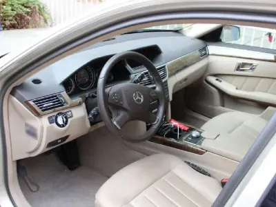 Używany Mercedes E350 272 KM (200 kW) 2009 Beżowy Sedan/Limuzyna