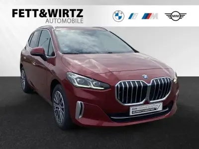 Gebraucht BMW 220 Active Tourer Sport Line 163 PS (119 kW) 2025 Fire red Van / Kleinbus