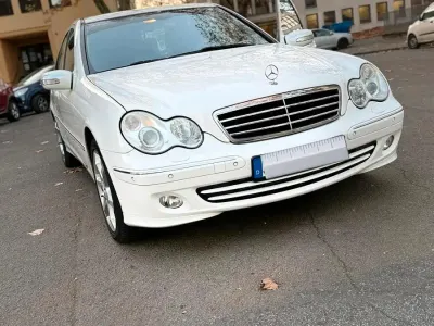 Gebraucht Mercedes C230 174 PS (127 kW) 2004 Limousine