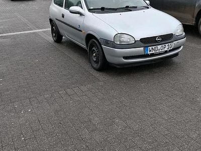 Silber Gebraucht 1999 Opel Corsa Kleinwagen | 850 € (Guter Preis)