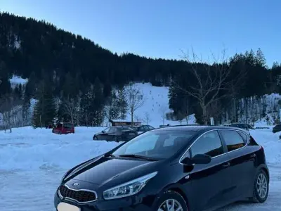 Używany Kia Ceed DREAM-TEAM Edition 101 KM (74 kW) 2016 Czarny Hatchback