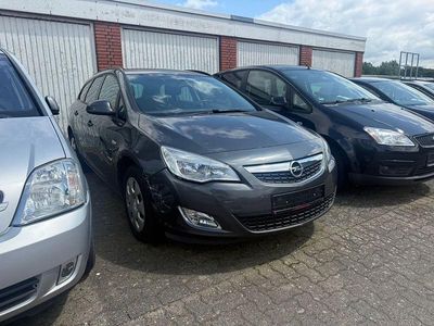Gebraucht Opel Astra Design Edition 101 PS (74 kW) 2011 Grau Kombi