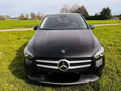 Gebraucht Mercedes B200 163 PS (119 kW) 2019 Schwarz Kleinwagen