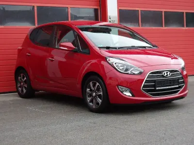 Gebraucht Hyundai ix20 Space Plus 90 PS (66 kW) 2018 Rot Kleinwagen