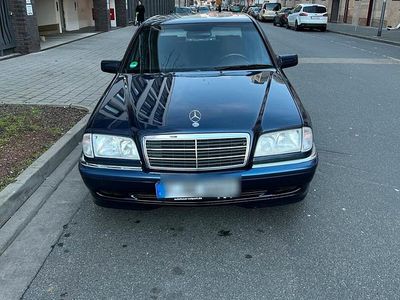 Blau Gebraucht 2000 Mercedes C240 Limousine | 7.300 €