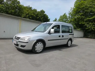 Gebraucht Opel Combo 75 PS (55 kW) 2008 Braun Van / Kleinbus