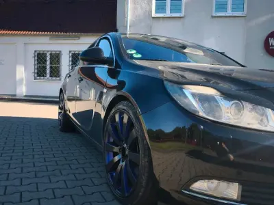 Gebraucht Opel Insignia 220 PS (161 kW) 2009 Schwarz Limousine