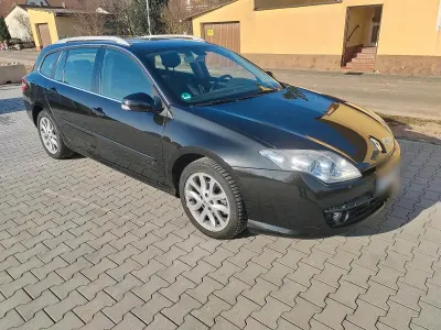 Usata Renault Laguna III 140 CV (102 kW) 2008 Nero Station wagon