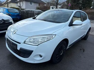 Brugt Renault Mégane Expression 106 HK (77 kW) 2009 Hvid Sedan
