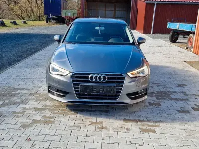 Gebraucht Audi A3 Attraction 105 PS (77 kW) 2014 Grau Limousine