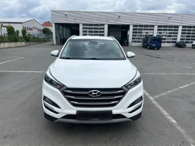 Gebraucht Hyundai Tucson Trend 141 PS (103 kW) 2017 Weiß SUV